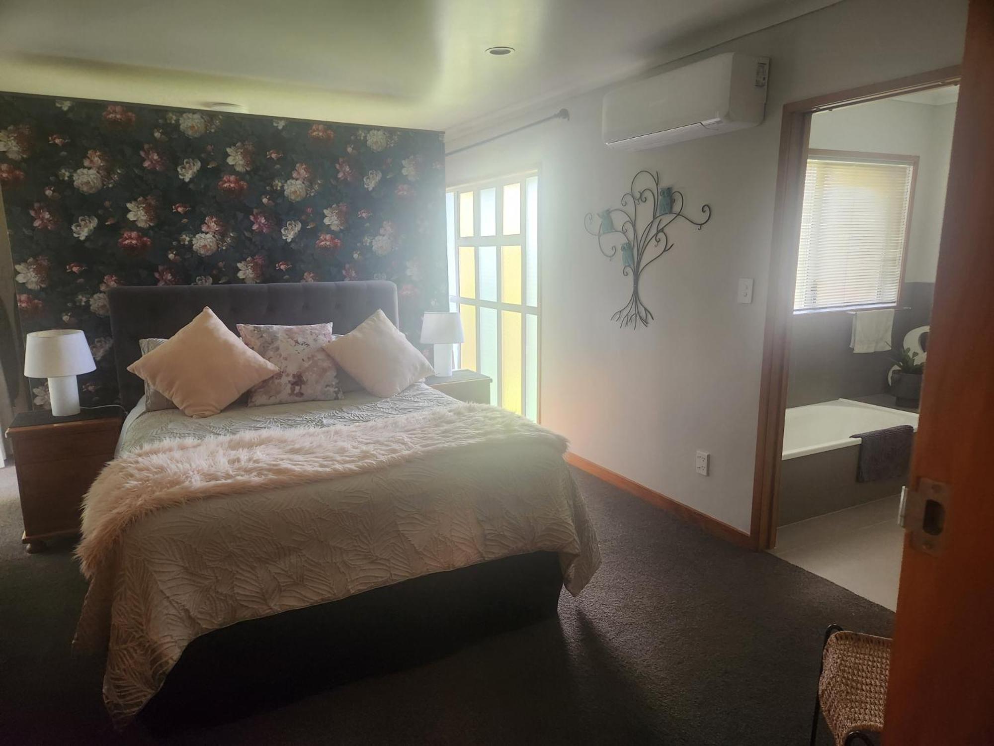 The Nunnery Hotel Te Aroha Eksteriør billede